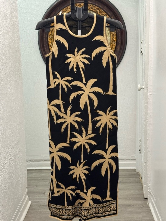 J. McLaughlin Dresses & Skirts - J.McLaughlin Palm Print Sleeveless Dress XS Black Tan Resort Knit Midi